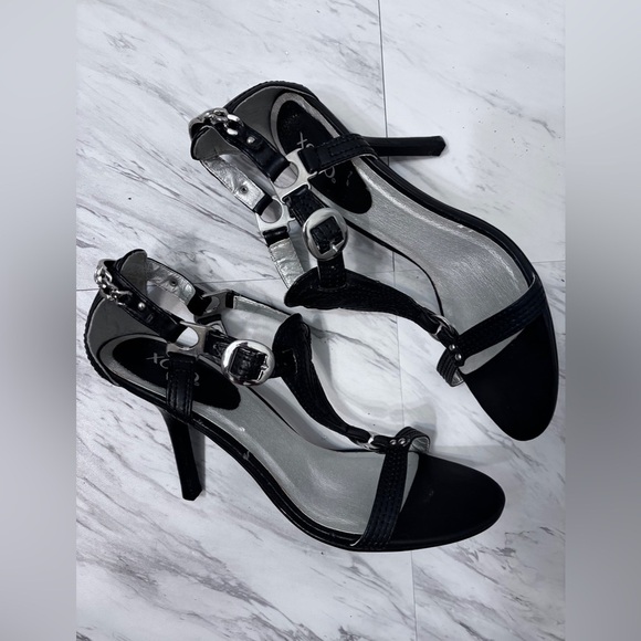 XOXO Shoes - XOXO Black Linked Strappy heels with box Size:
9M